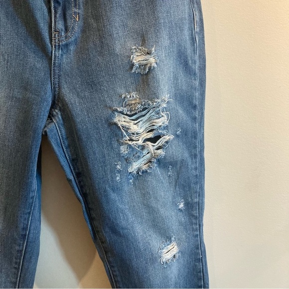 PACSUN Sz 28 Mom Style  Mid Wash Distressed 5 Pocket Jeans - Picture 3 of 13